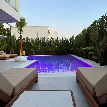 Nicos Villa Draç