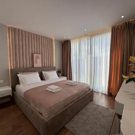 Villa Nicos *